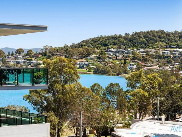 Lake views and a fabulous lifestyle at Waters Edge