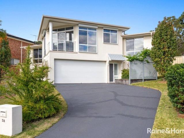 Lake Views in Sought After Bonnells Bay
