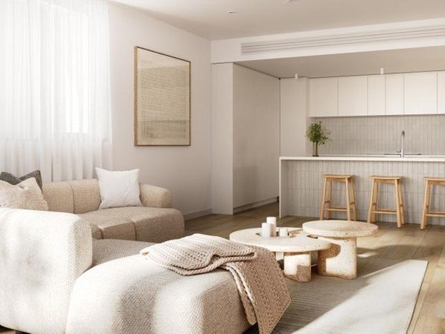 Lake Views Light Filled End Apartment