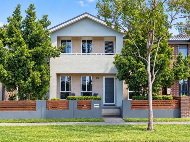LAKE VIEWS LIVING OPEN TO VIEW SAT 17/10/2026 @ 3 3.30PM
