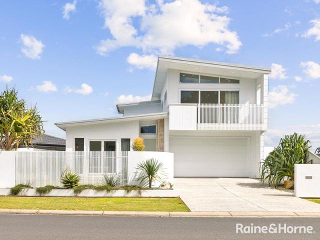 Lake Views, Private Plunge Pool & Modern Coastal Living at its Finest