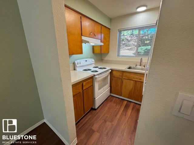 Lake Village and Lakewood Apartments 2 Bedroom Apartment for Rent at 11850 Se 26th Ave, Milwaukie, OR 97222 Lake Road
