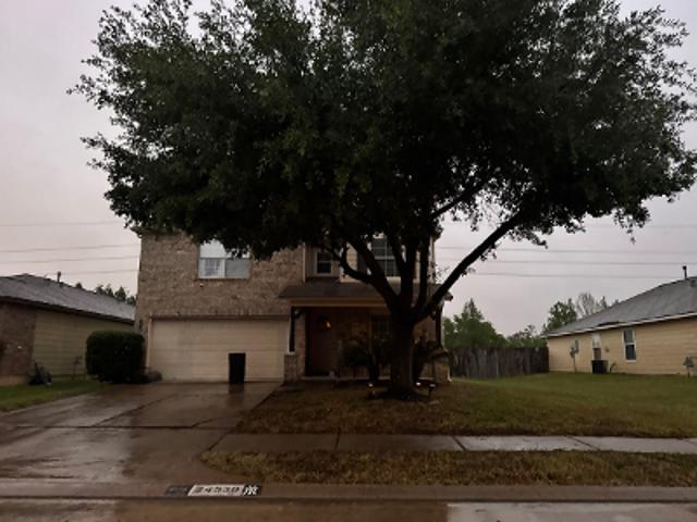 Lakecrest Village Dr