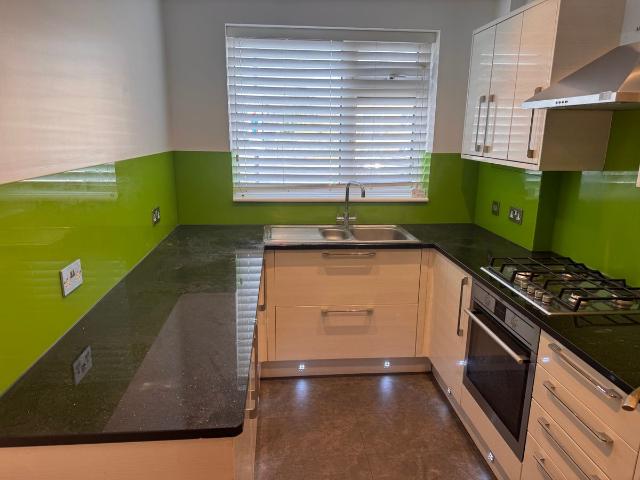 Lakedale Road, Plumstead SE18, 2 bed maisonette to rent, £1,650 pcm | PrimeLocation