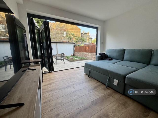 Lakefield Road, London, N22 2 bed flat to rent £2,250 pcm £519 pw