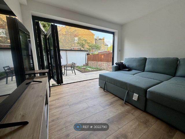 Lakefield Road, London N22, 2 bed flat to rent, £2,250 pcm | PrimeLocation