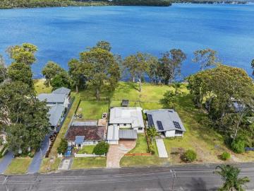 Tuggerah Lake, Jilliby, Wyong Region, Snapper Island