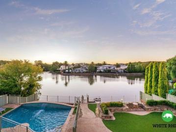 Lakefront Luxury: Grand Family Residence with Unrivalled Views