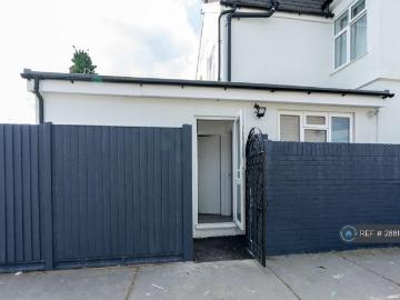 Lakehall Road, Thornton Heath, CR7 5 bed end of terrace house to rent £3,500 pcm £808 pw