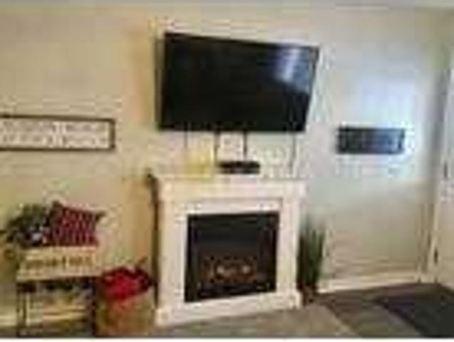 Lakeside 3 bedrooms 1 bathroom home