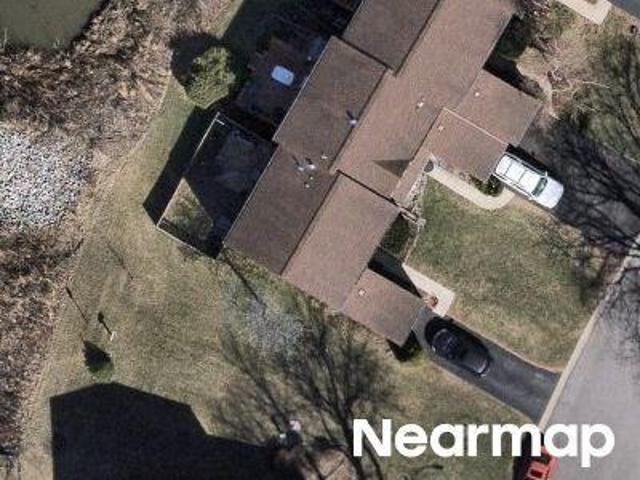 Lakeside Circle Dr