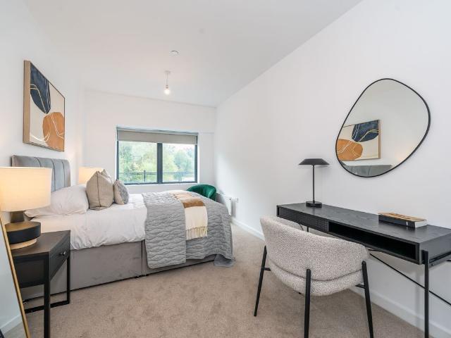 Lakeside Close, Staines Upon Thames TW18, 1 bed flat to rent, £1,550 pcm | PrimeLocation