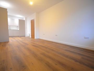 Lakeside Close, Staines Upon Thames TW18, 1 bed flat to rent, £1,600 pcm | PrimeLocation