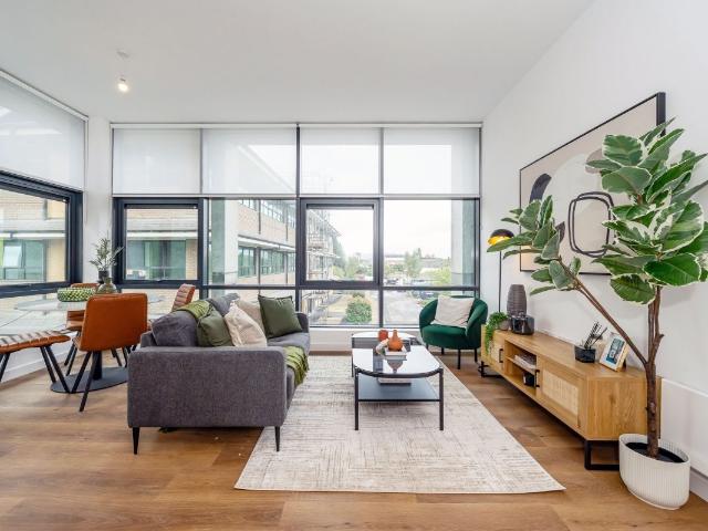 Lakeside East Lakeside Close, London TW18, 1 bed flat to rent, £1,250 pcm | PrimeLocation