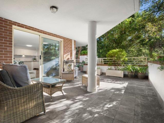 Lakeside entertainer's excellence, undeniable lifestyle appeal