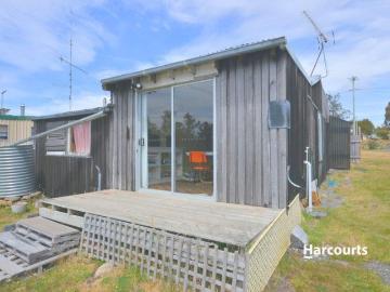 Lakeside Escape with Endless Potential 2000m² at Arthur's Lake