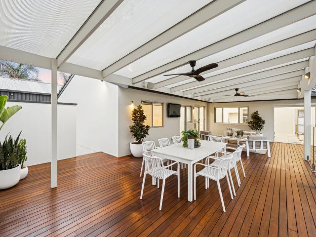 Lakeside Family Haven with Ultimate Garaging & Entertaining