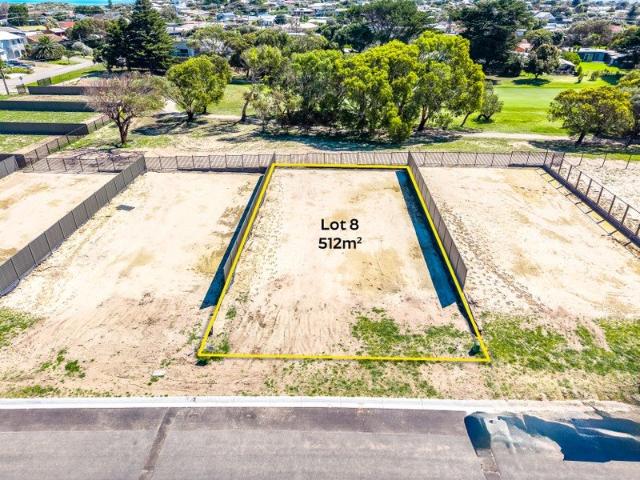 Lakeside Links Golf Course Living with a Brand New Home