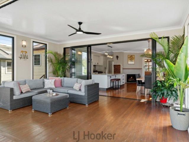 LAKESIDE LIFESTYLE DOWNSIZER'S DELIGHT