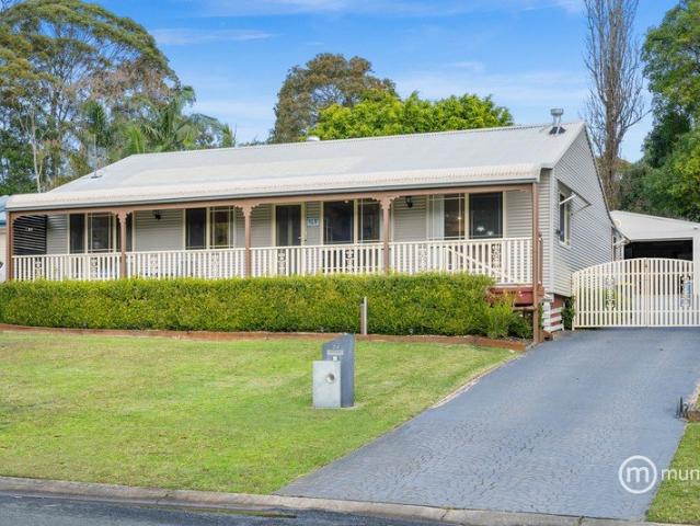 Lakeside Lifestyle, Timeless Charm & Exceptional Space