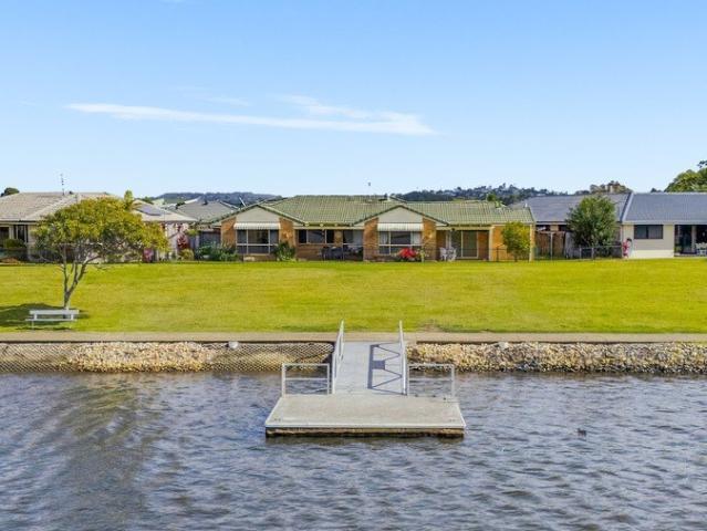 Lakeside Living