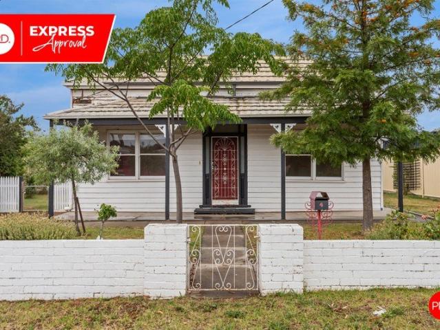 Lakeside Living in Eaglehawk Charming 3 Bedroom Home with Modern Comforts