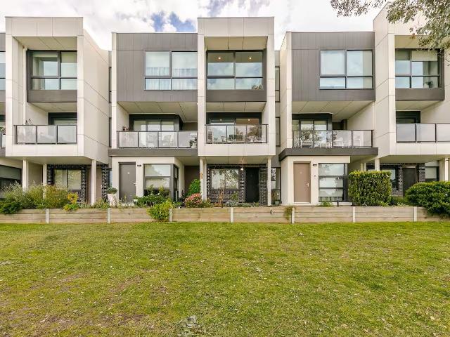 Lakeside Living in the Heart of Laurimar