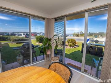 Apartment to rent in Booti Booti - Parking