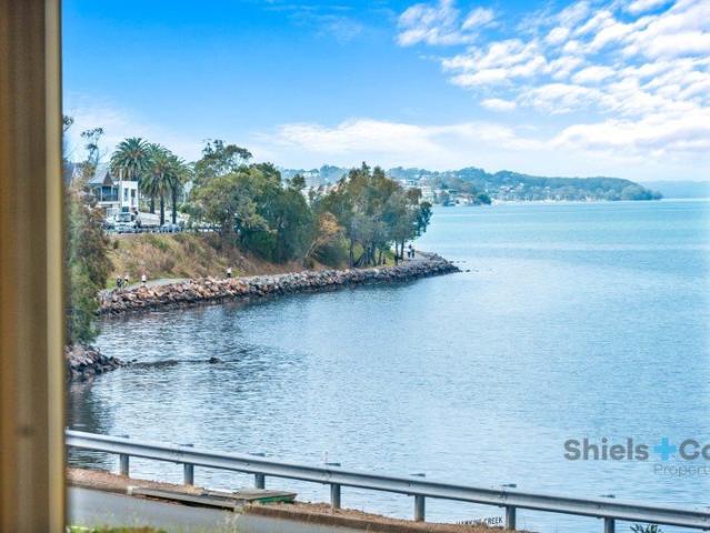Lakeside Living with Beautiful Lake Views