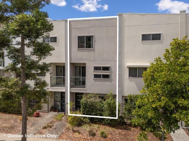 LAKESIDE LIVING WITH LIFESTYLE CONVENIENCE | THIS ONE IS ONE YOU DON'T WANT TO MISS!