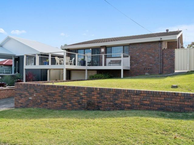 Lakeside Living with Space, Style & Entertaining Appeal