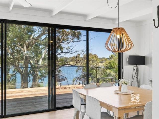 LAKESIDE LIVING WITH STUNNING WATER VIEWS