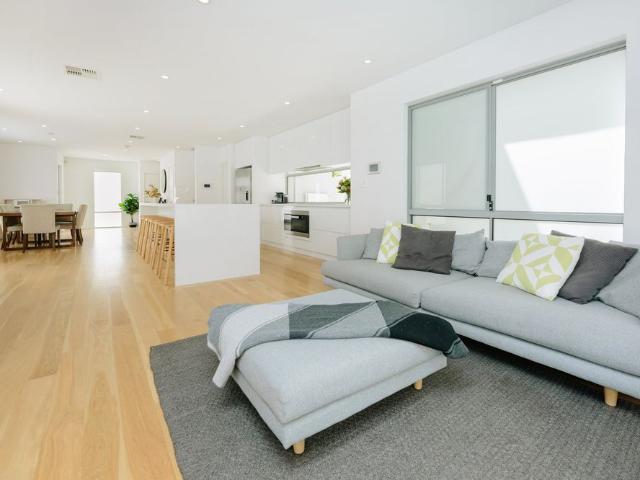 Lakeside Living UNFURNISHED 6 MONTH ONLY LEASE