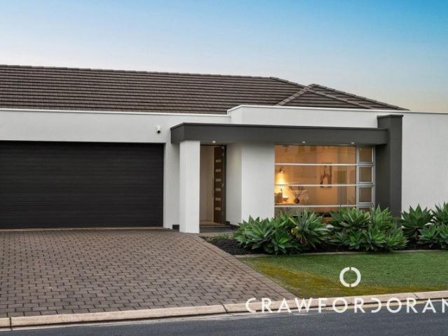 Lakeside Luxe in Prized Circuit