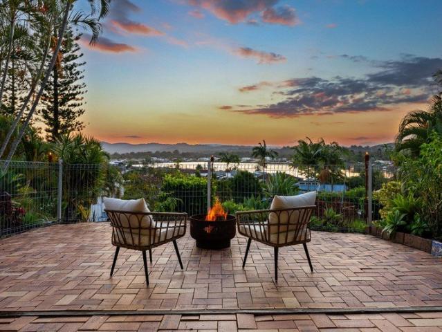 Lakeside Privacy, Sunset Views and Effortless Family Living