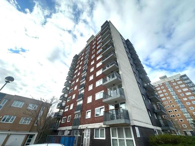 Lakeside Rise, Manchester M9, 2 bed flat to rent, £1,200 pcm | PrimeLocation
