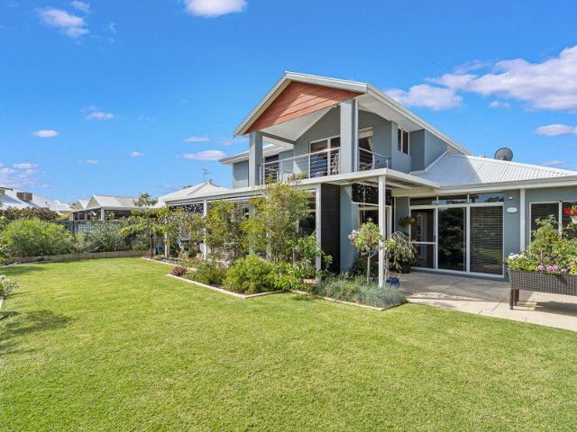 Lakeside sanctuary in exclusive Mandurah Quay