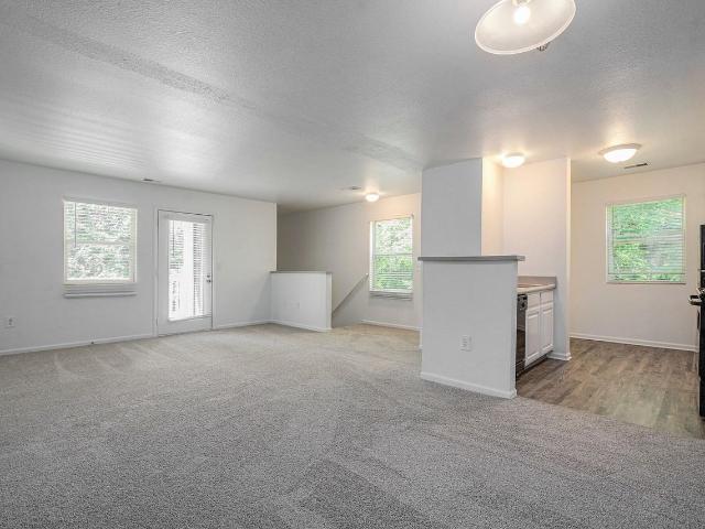 Lakestone Apartments 3 Bedroom Apartment for Rent at 4275 Eyrie Dr, Ann Arbor, MI 48103