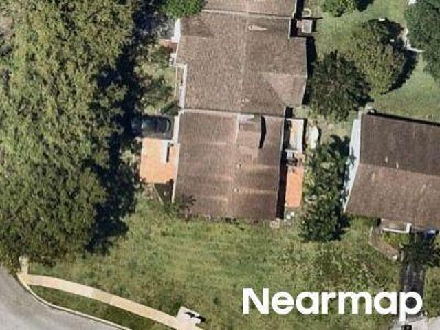 Lakewood Cir E