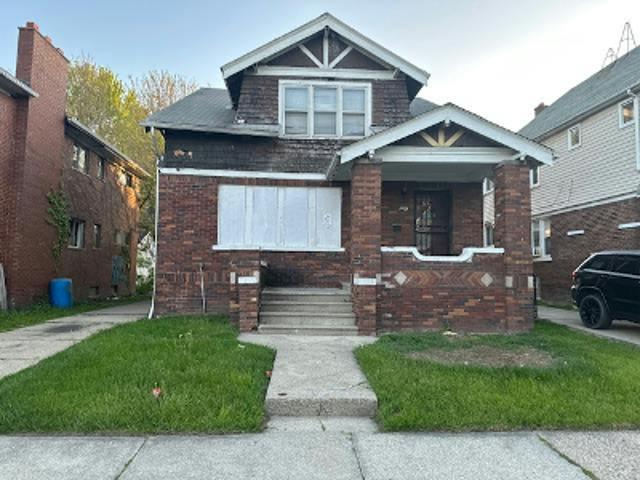 Lakewood St