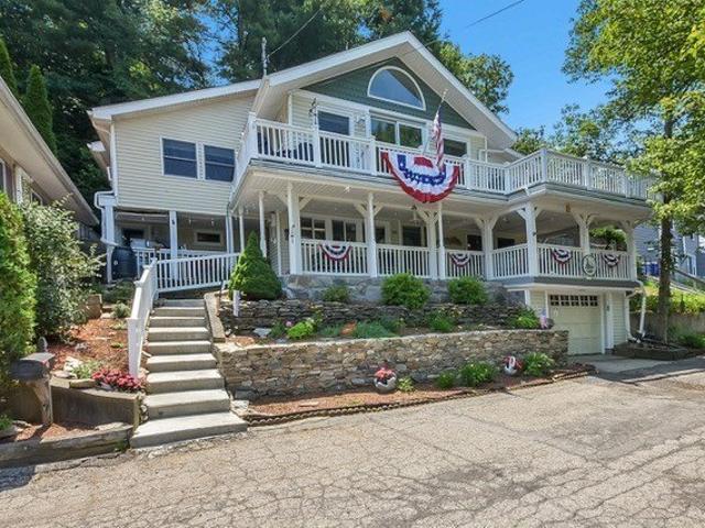 Lakeview Ave, Bellingham, Home For Sale