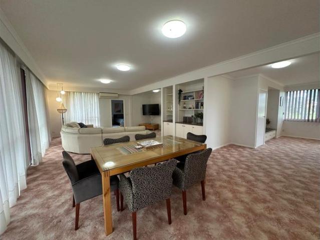Lakeview Living in a Fully Furnished Three‑Bedroom Retreat