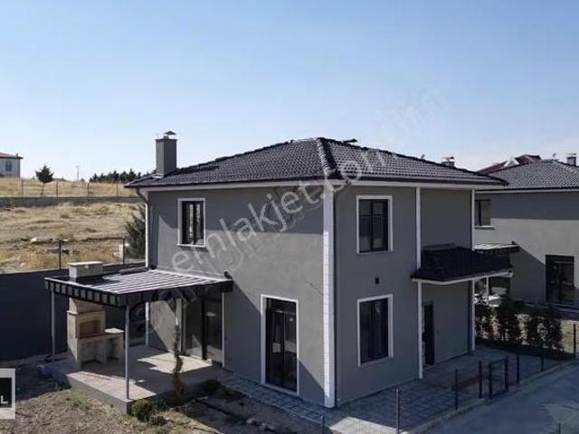 Lalahan Karşıyaka'da Site İçerisinde Lüx 3+1 Dublex Fırsat Villa