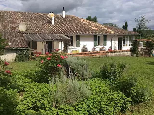 Lalandusse 47330 Achat / Vente maison 8 pièces t8 terrasse parking