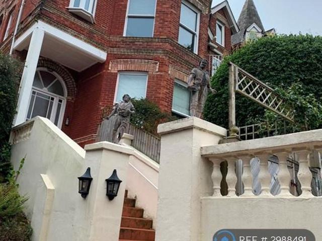 Lalbagh, Poole, BH14 2 bed flat to rent £1,600 pcm £369 pw