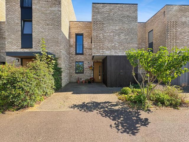 Lapwing Avenue, Cambridge CB2 2 bed house to rent £2,100 pcm £485 pw