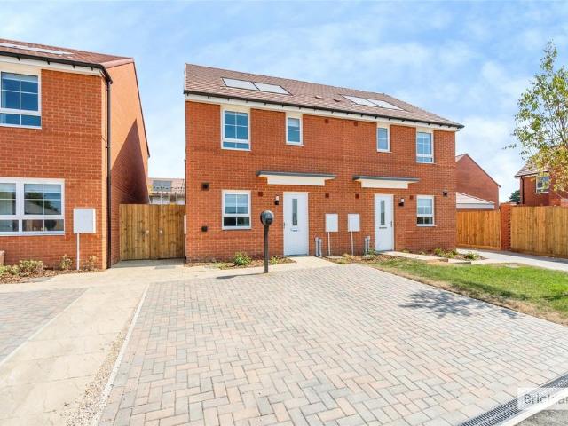 Lapwing Heights, Bosham, Chichester. 3 bed semi detached house to rent £1,750 pcm £404 pw