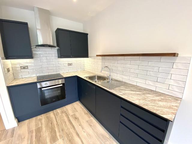 Lapwing Lane, West Didsbury, Manchester M20, 2 bed flat to rent, £1,350 pcm | PrimeLocation