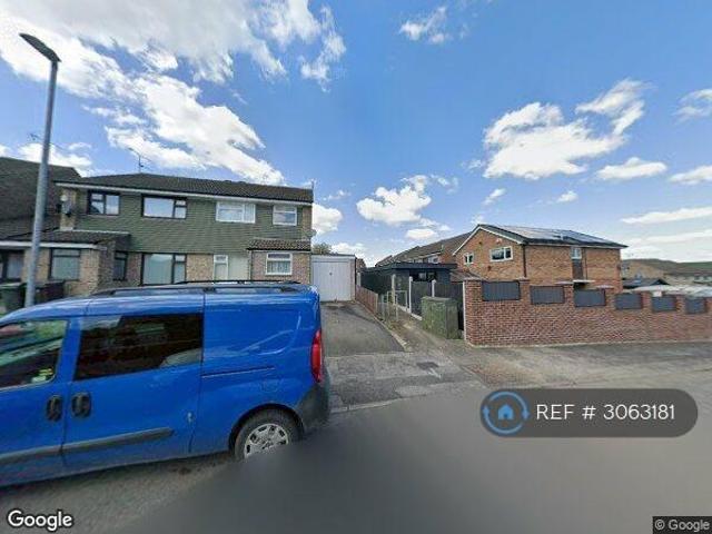 Lapwing Vale, Rotherham, S61 3 bed semi detached house to rent £1,100 pcm £254 pw