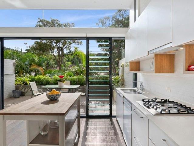 Lap of luxury in the centre of Avalon